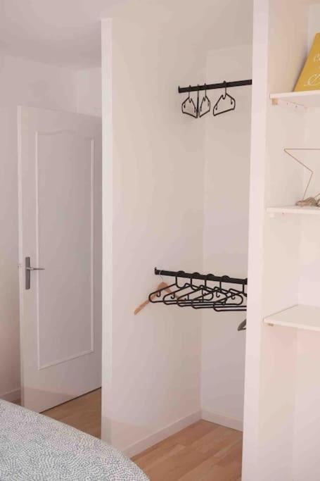 Dans Maison Individuelle, Piscine Appartamento La Tour-en-Jarez