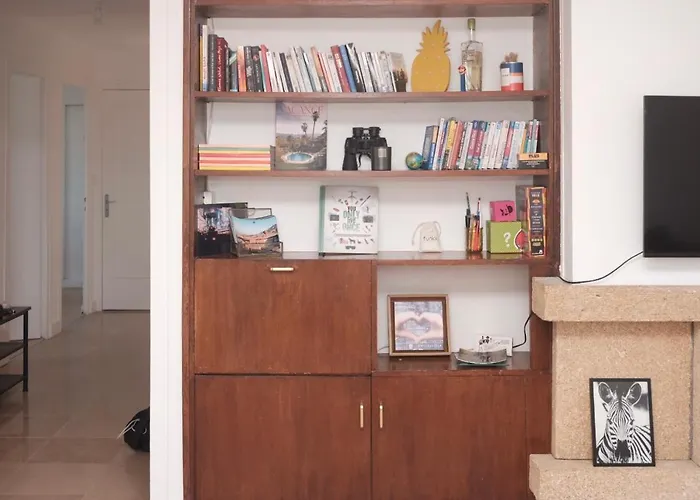 Appartement Dans Maison Individuelle, Piscine