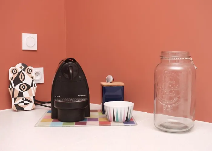 Appartement Dans Maison Individuelle, Piscine
