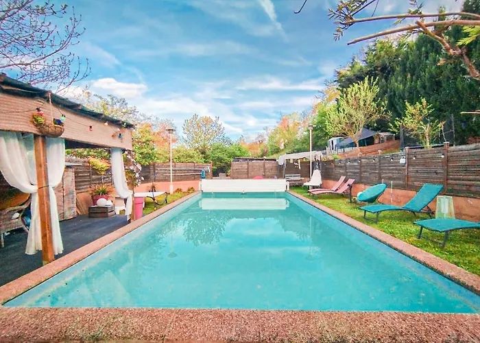 Appartement Dans Maison Individuelle, Piscine
