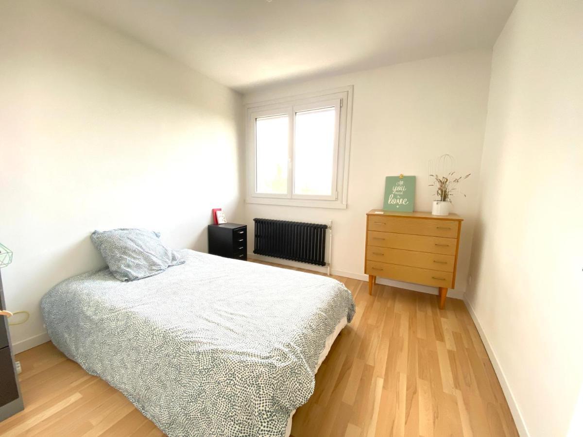 Appartement Dans Maison Individuelle, Piscine