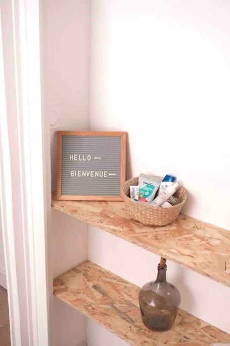 Dans Maison Individuelle, Piscine * La Tour-en-Jarez
