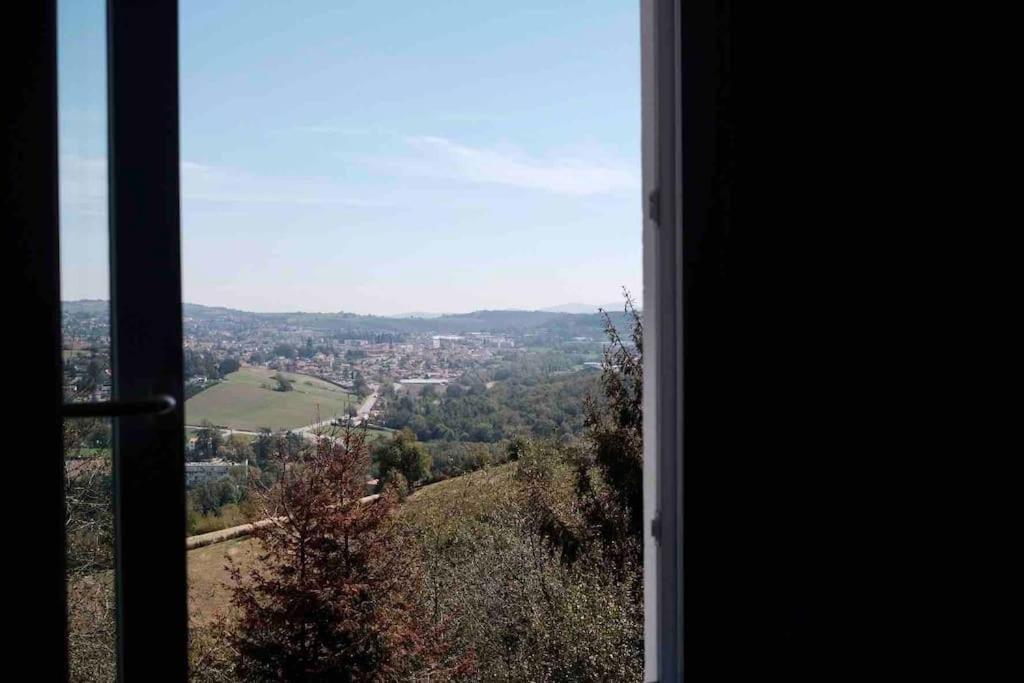 Dans Maison Individuelle, Piscine Appartement *
