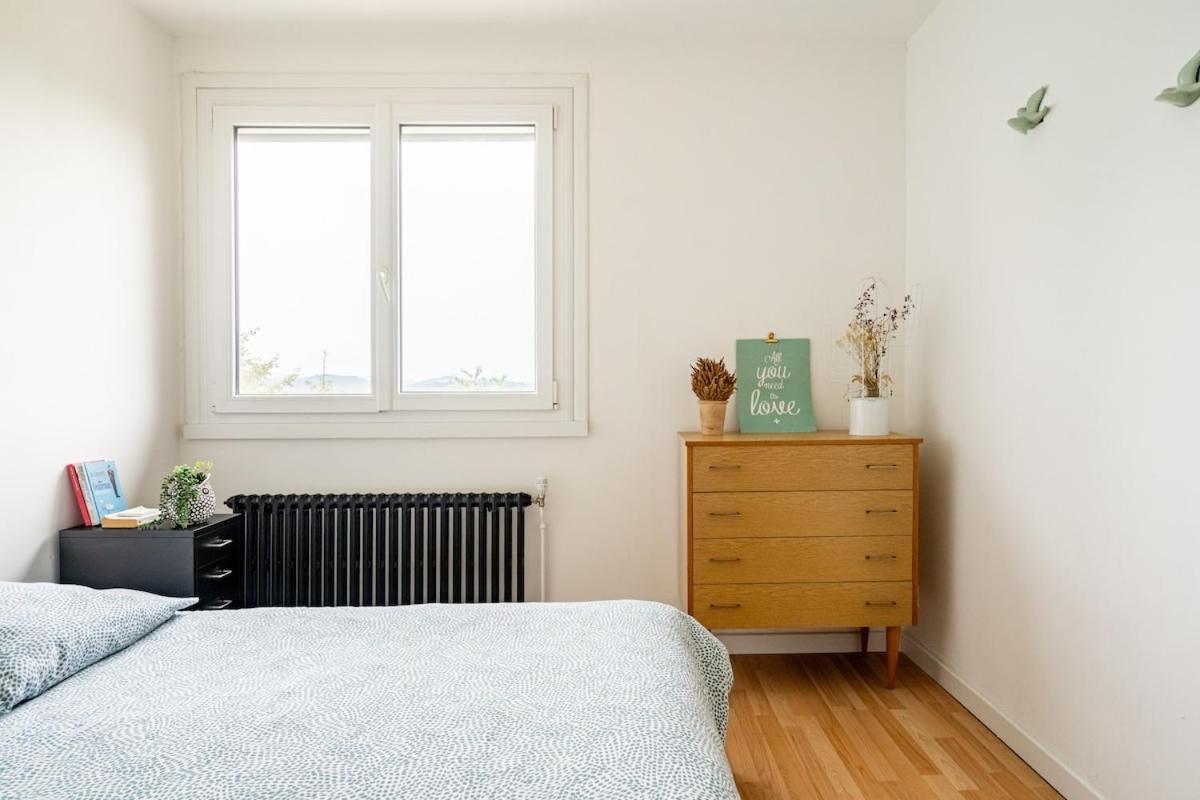 Apartment Dans Maison Individuelle, Piscine